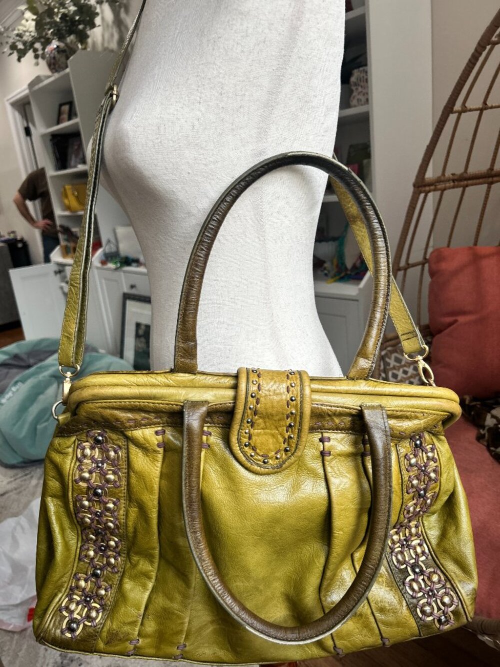 Auth. Vtg. ISABELLA FIORE Oversized Olive Green Leather Satchel